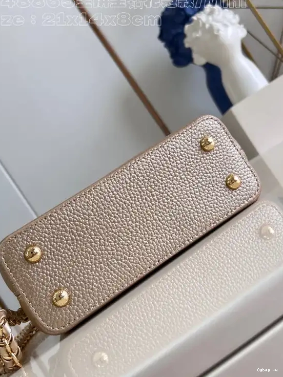 MINI-21*14*8CM VUITTON CAPUCINES LOUIS 0420